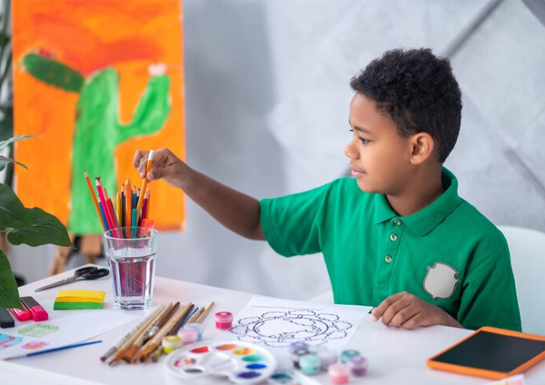 Children in art className
